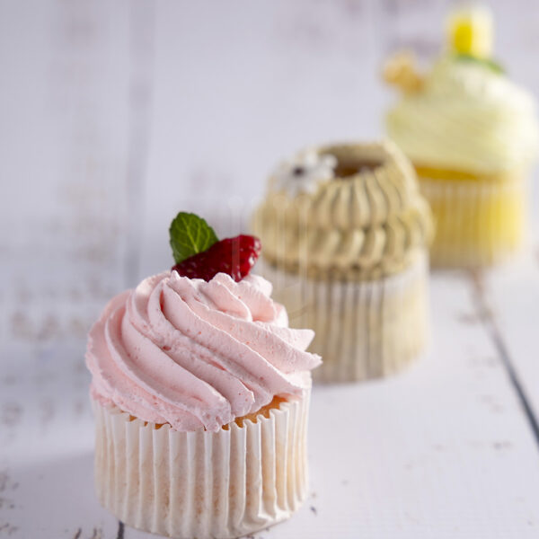 Kahraman catering selection of fine cupcakes comes in different flavors like Strawberry, Orange, Lemon, chocolate, Oreo & English Tea