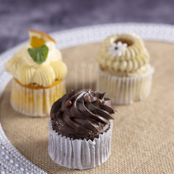 Kahraman catering selection of fine cupcakes comes in different flavors like Strawberry, Orange, Lemon, chocolate, Oreo & English Tea